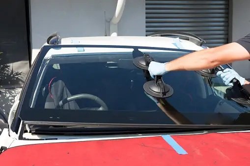 Windshield Replacement with OEM Glass – Why It’s Essential for Your Safety